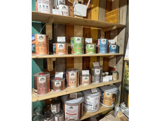 Масло Воски Wood&House в доме имеют несколько преимуществ перед красками для дерева и лакокрасочной пропиткой